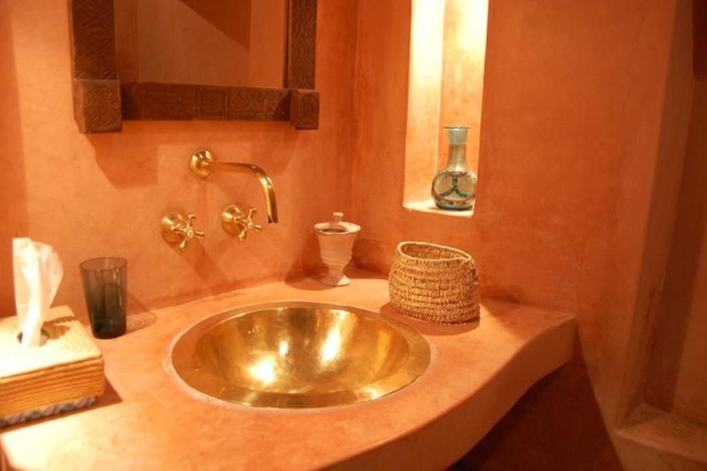 Exclusive And Stylish 4-Bedroom Riad With Plunge Pool マラケシュ エクステリア 写真