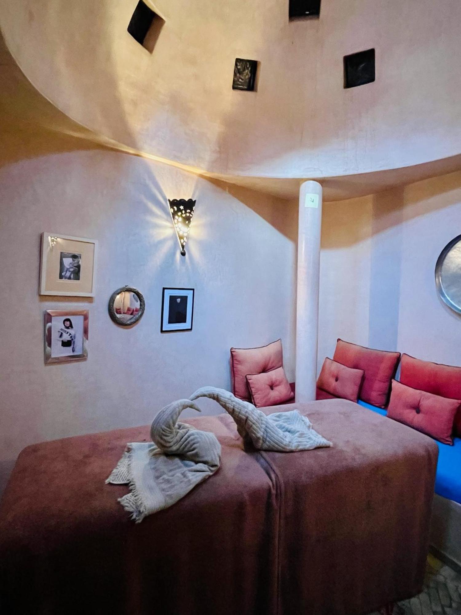 Exclusive And Stylish 4-Bedroom Riad With Plunge Pool マラケシュ エクステリア 写真