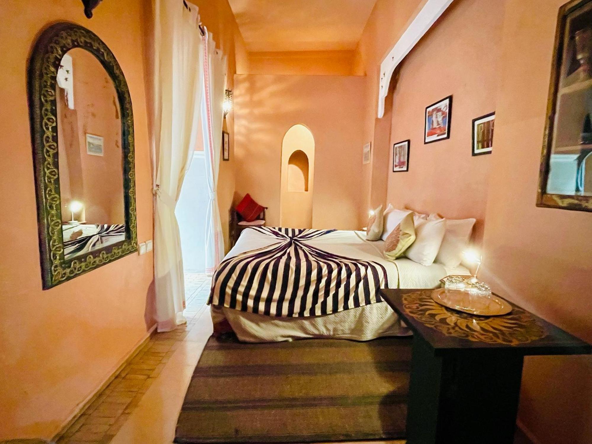 Exclusive And Stylish 4-Bedroom Riad With Plunge Pool マラケシュ エクステリア 写真