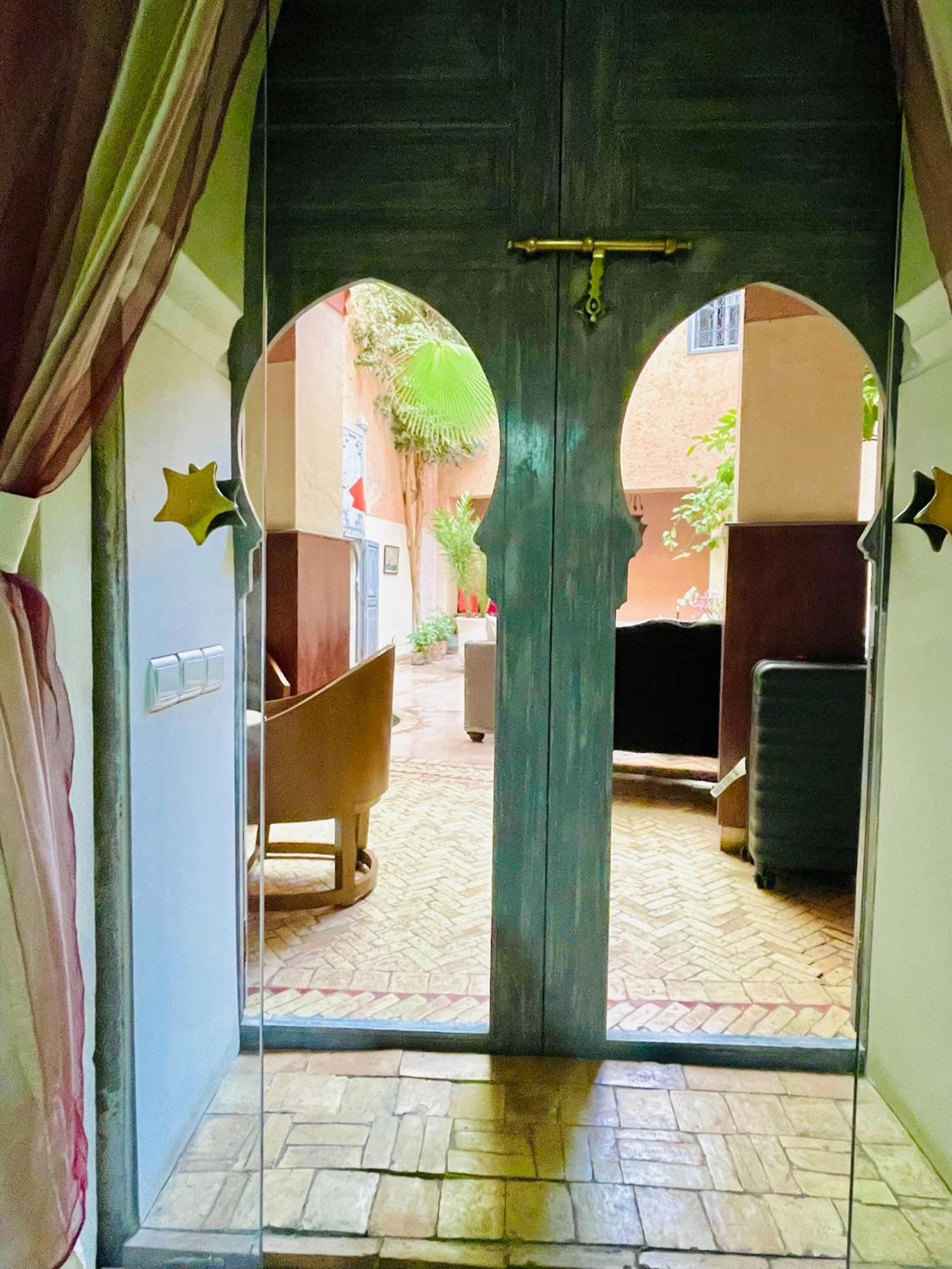 Exclusive And Stylish 4-Bedroom Riad With Plunge Pool マラケシュ エクステリア 写真