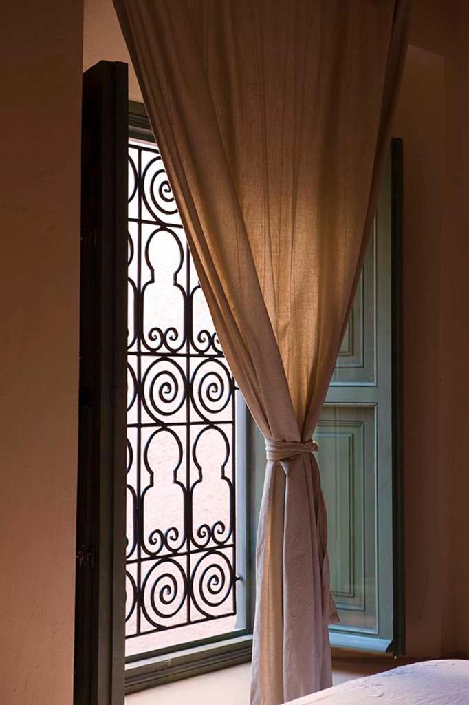 Exclusive And Stylish 4-Bedroom Riad With Plunge Pool マラケシュ エクステリア 写真