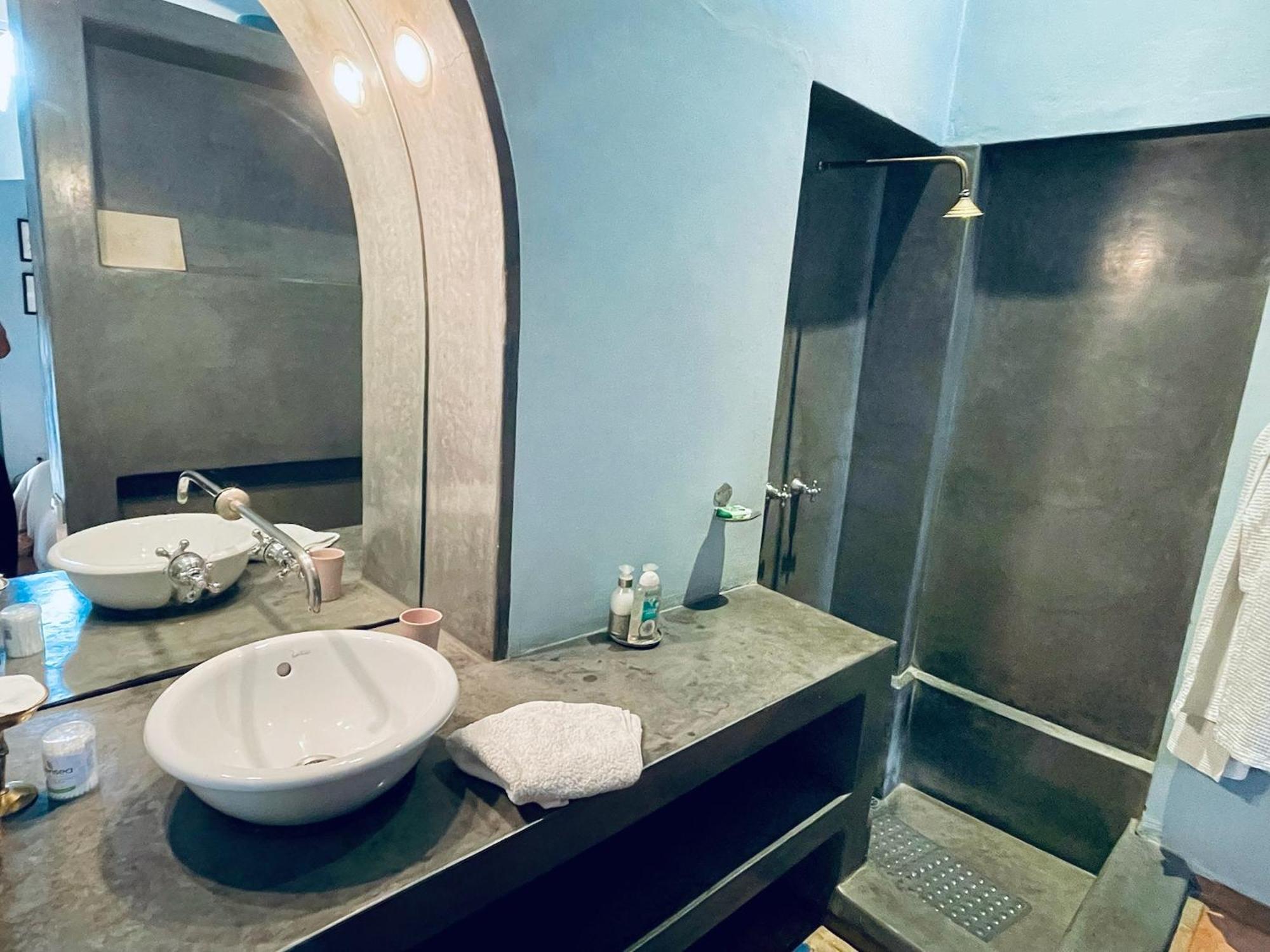 Exclusive And Stylish 4-Bedroom Riad With Plunge Pool マラケシュ エクステリア 写真
